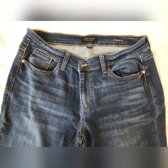 Judy Blue Anya Mid Rise Straight Leg Jean from Stitchfix - Picture 7 of 11